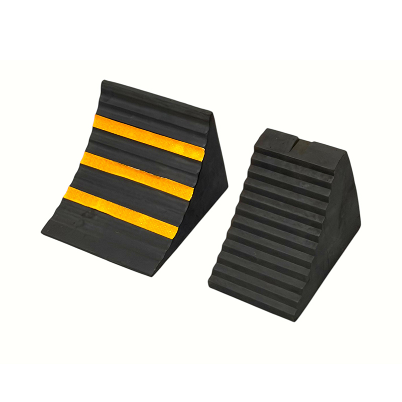 استاپ چرخ لاستیکی ضد لغزش تقویت شده مثلثی (با دسته یکپارچه)